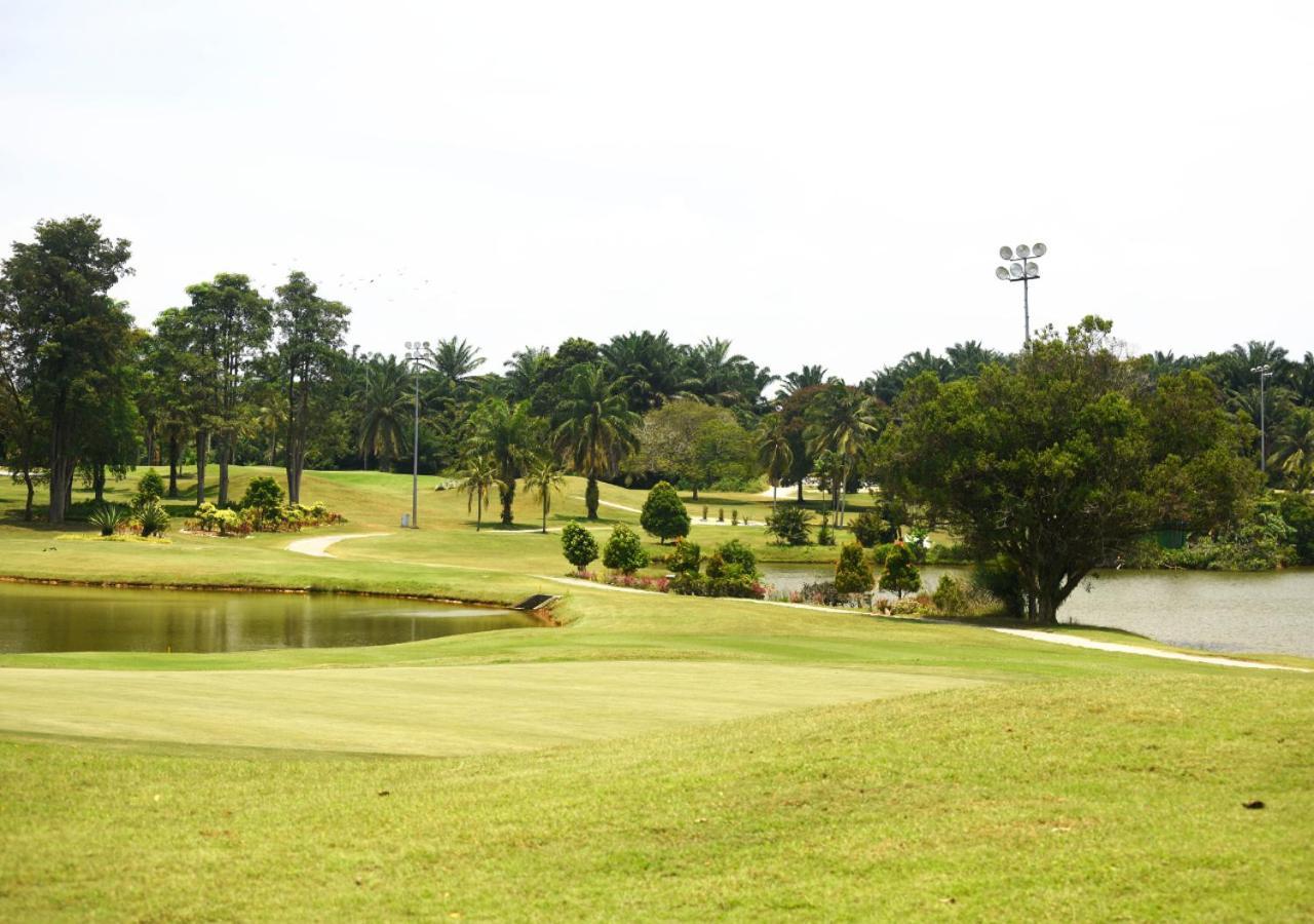Tanjung Puteri Golf And Resort Malaysia Pasir Gudang Exterior foto