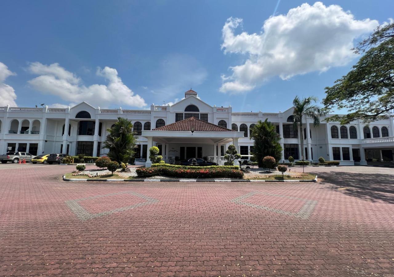 Tanjung Puteri Golf And Resort Malaysia Pasir Gudang Exterior foto