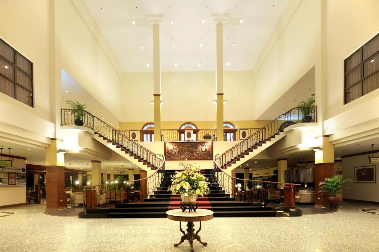 Tanjung Puteri Golf And Resort Malaysia Pasir Gudang Exterior foto